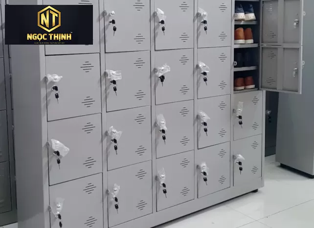 Tủ sắt sơn tĩnh điện màu ghi, có 20 khoang 20C5KGT Tủ sắt sơn tĩnh điện màu ghi, có 20 khoang 20C5KGT